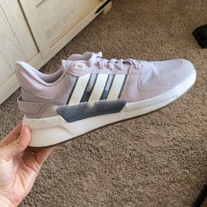 Adidas Run 90s shoes in mauve size 9 and a half!